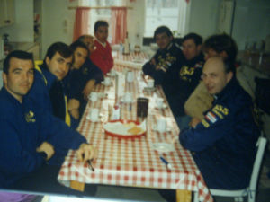 Ricard Huélamo, de clinica rihuma. Rally de Suecia del 1994, desayunando con Carlos Sainz, Luis Moya, Colin McRae